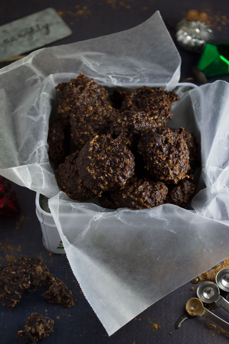 Fudgy dense double chocolate oatmeal bites are a great start (or end) to your day. Everyone deserves a sweet treat now and again. Vegan and delicious! - OCD Kitchen